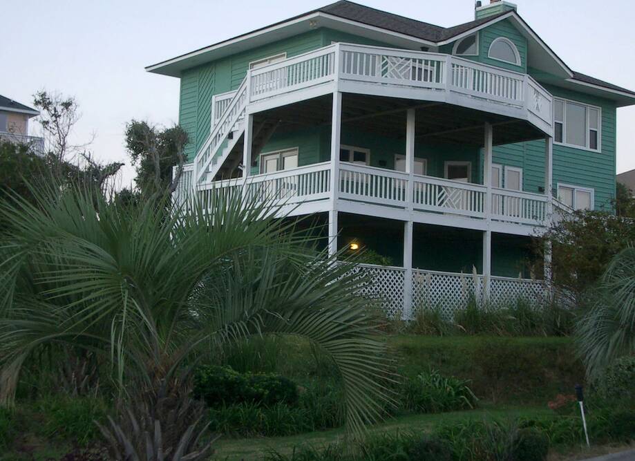 Beautiful 5br/5ba Oceanview Cottage with...