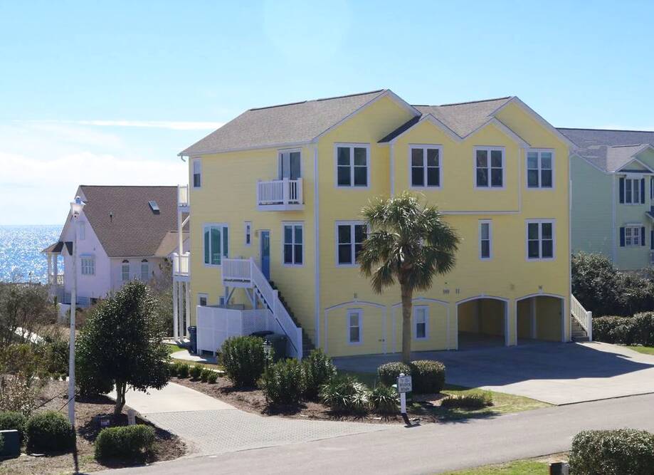 Pet... Vacation rental home in Emerald Isle, NC